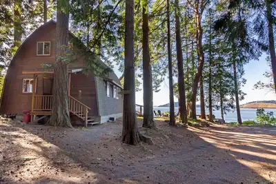 Image de Cabine Waterfront près de Roche Harbor! - (Elephant House)