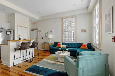 Image de Suite South Elm (centre-ville historique) - 4 pâtés de maisons du stade Citadel