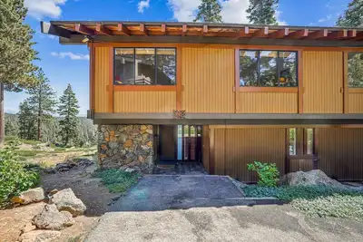 Image de Unité belle boisée Lakeview Coin Condo