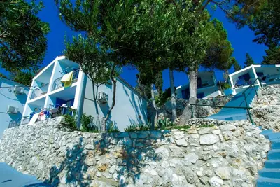 Image de Garçonnière avec le balcon et la vue sur le mer Drasnice, Makarska (As-3330-c)