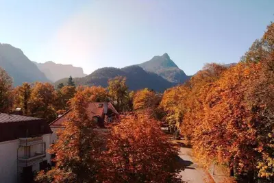 Image de sonnige, ruhige, zentrale Ferienwohnung mit Bergblick am Rupertuspark