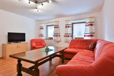 Image de Ferienwohnung für 2-4 Personen, 100 qm, Dusche/Wc, Süd-Balkon, Tv, W-Lan, 3 Schlafzimmer, eigener Eingang