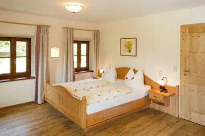 Image de -07- Ferienwohnung \"Enzian\" (130 qm), Balkon und Terrasse, Küche extra, 4 Schlafzimmer, max 8 Pers, Wlan