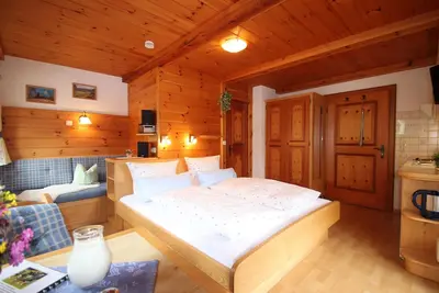 Image de Ferienwohnung Nr. 6 für 1-2 Personen, ca. 20 qm, Wohnschlafraum, kleine Kochnische, Balkon
