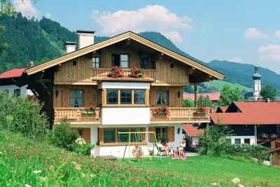 Zwei-Raum-Ferienwohnung (2) 40qm, 2-4 Personen, Extra-Schlafzimmer, Küche, Balkon