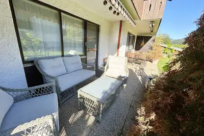 Drei-Raum-Appartement Unterbergblick 70qm, Dusche\/Wc, 2 Extra-Schlafräume, Küche, Terrasse