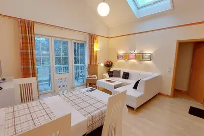 Image de Ferienwohnung -33- Neubau (60 qm) Küche, großer Balkon, 2 Schlafzimmer, 2 Bäder, 1 Wohnzimmer, Wlan