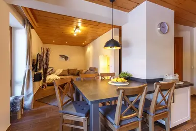 Image de Ferienwohnung Hochfelln -70 qm- 2 sep. Schlafzimmer, 1 Wohnraum, Terrasse, max. 4 Pers.