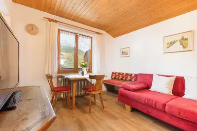 Image de Ferienwohnung \"Hochfelln\" (44 qm), Balkon, Küchenzeile, Wlan, 1 Schlaf- und 1 Wohn-/Schlafzimmer, max 4 Personen