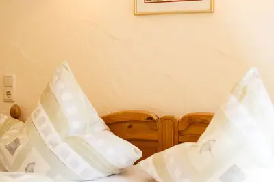 Image de -08- Ferienwohnung \"Edelweiß\" (45 qm), Küche extra, 1 Schlafzimmer und 1 Wohnzimmer, 2 Pers, Wlan