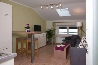 Image de Ferienwohnung 8 \"Chiemsee\", Nichtraucher, 2 Schlafzimmer, Sat-Tv, 4 Sterne, max. 6 Personen