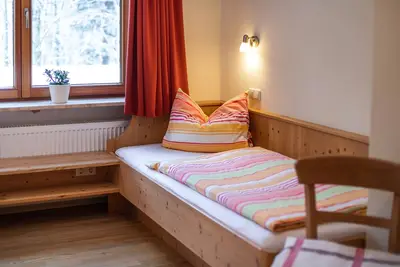 Image de Ferienwohnung - Heidi - (60qm), Balkon, Kochnische, 2 Schlaf- u. 1 Wohnzimmer, max. 4 Personen