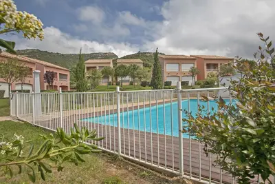 Image de Joli T2 - St-Florent, Ă 5 min de la plage, avec piscine