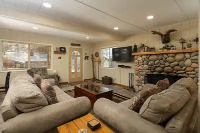 Image de Catalpa Vista: 4 Br / 2 Ba maison / chalet à Tahoe Vista, pour 8 personnes