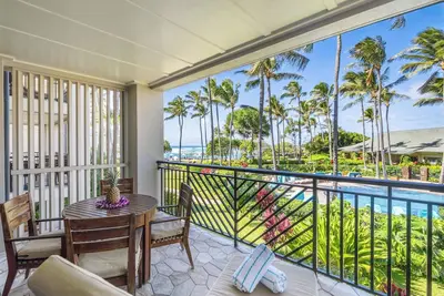 Image de Villa 208 au 2e étage avec vue sur la mer et la piscine à Turtle Bay!