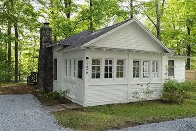 Image de Marchez jusqu'à Million Dollar Beach depuis ce cottage rénové!