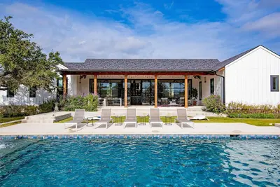 Image de ♛ WalkerVR The Owners House * Tarif spécial * Piscine, 28 personnes