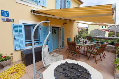 Image de Appartement de deux chambres avec la terrasse Kornic, Krk (A-11506-a)