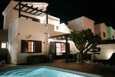 Image de Villa Azalea - Belle villa avec piscine privée chauffée, A \/ C, Wifi et vue mer