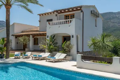 Image de Villa Enri : Villa et Maison d’hôtes avec Piscine