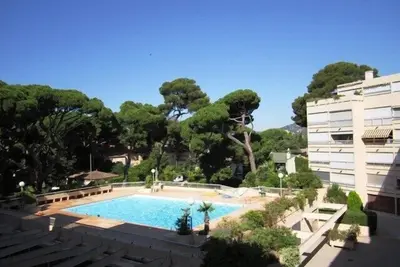 Image de Appartement pour 4 personnes dans résidence avec piscine situé sur le port d'Hyères