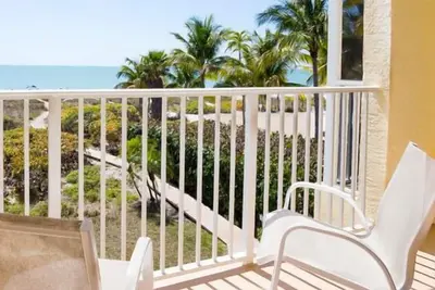 Image de Totalement mis à jour trois chambres Gulf Front - Condo de luxe