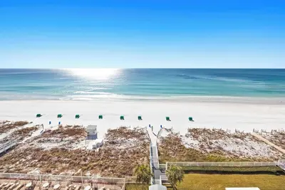 Image de Sterling Sands 811 * Qu'attendez-vous? Grand balcon et littéralement sur la plage