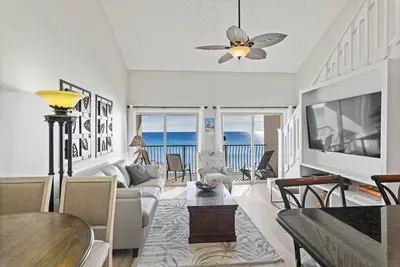 Image de 47- Impossible de battre la vue dans ce luxueux condo Beach Front qui peut accueillir 10 personnes! Coral Reef Club