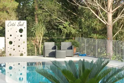 Image de Fourques: Villa Climatisée avec piscine privée chauffée grand jardin