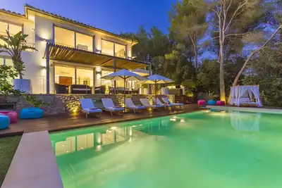 Image de Villa Sol est une villa avec 4 chambres, 4 salles de bains
