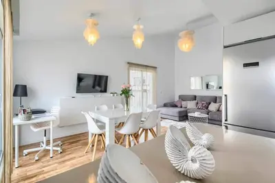 Image de Duplex Exclusif Vieille Ville, WiFi, A/C, Parking, terrace, piscine