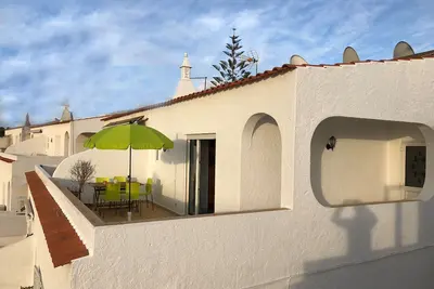 Image de Appartement moderne calme avec vue sur la mer et la plage