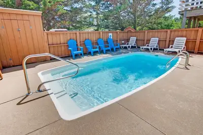 Image de Passez du temps en famille à Avon, Oceanview Home w / Pool, bain à remous, salle de jeux, Dog-Friendly