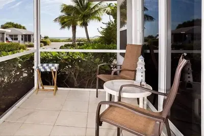 Image de Évadez-vous dans votre propre chalet de plage de l'ouest du golfe!