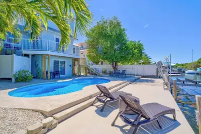 Image de P46 - Belle maison rénovée du côté du golfe avec piscine et quai!