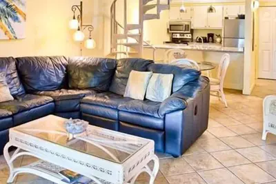 Image de Complexe en bord de mer, piscine chauffée, à moins de 100 marches de la plage