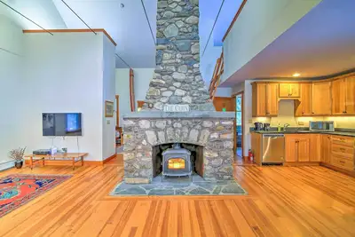 Image de Cabine Studio Serene Shelburne avec piscine à ressorts!