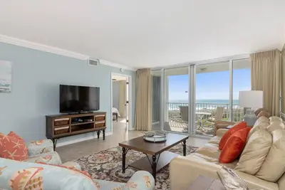 Image de Free Beach Setup - Shoreline Towers 1034 avec une vue magnifique sur la plage!