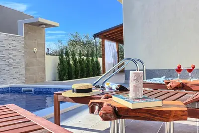 Image de Villa de Retraite de Luxe Mm