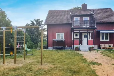 Image de Belle maison Ă Vimmerby avec cuisine