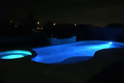 Image de Maison 5 chambres avec piscine chauffée et bain à remous - 11 personnes