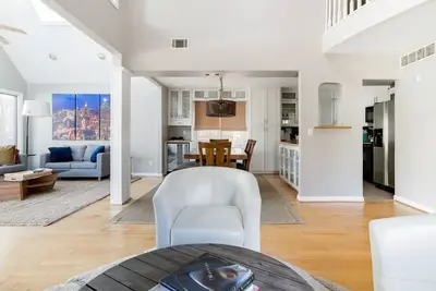 Image de Oasis dans la ville. Morningside / VaHi. Excellent en ville.