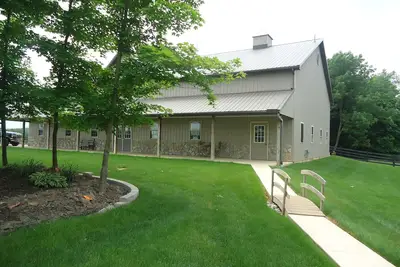 Image de Cadre champêtre paisible à proximité des attractions de Hocking Hills. Sunset Apt.