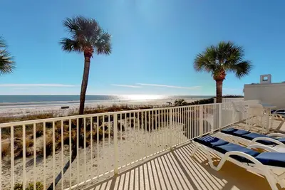 Image de 2 Beach Villa Steps Of the Sand!