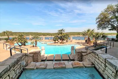 Image de Votre escapade romantique vous attend! Offrez-vous ce charmant condo - Séjournez 6 nuits, obtenez la 7e gratuitement!