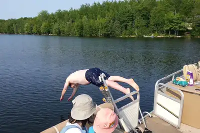 Image de Lake House - 12 couchages, comprend 24 'ponton, idéal pour les familles!