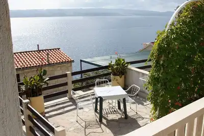 Image de Appartement de deux chambres avec la terrasse et la vue sur le mer Pisak, Omis (A-1011-b)