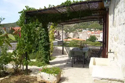 Image de Appartement de deux chambres avec la terrasse Komiza, Vis (A-9247-a)