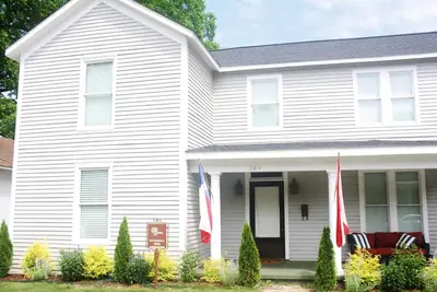 Image de Designer Downtown Home Close to Everything à Huntsville