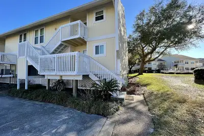 Image de Condo # 7203 est un 2 Bdrm Beachwalk offrant un service de plage gratuit!